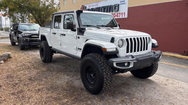 JEEP Gladiator SPORT 2021