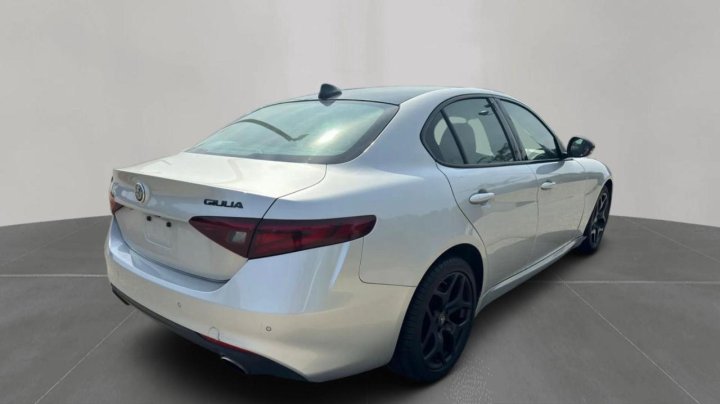 Alfa Romeo GIULIA SPORT 2021