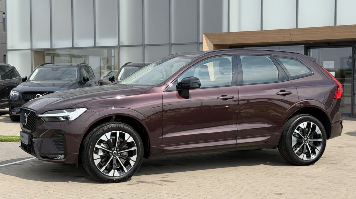 Volvo XC60 Ultra Dark AWD 2025