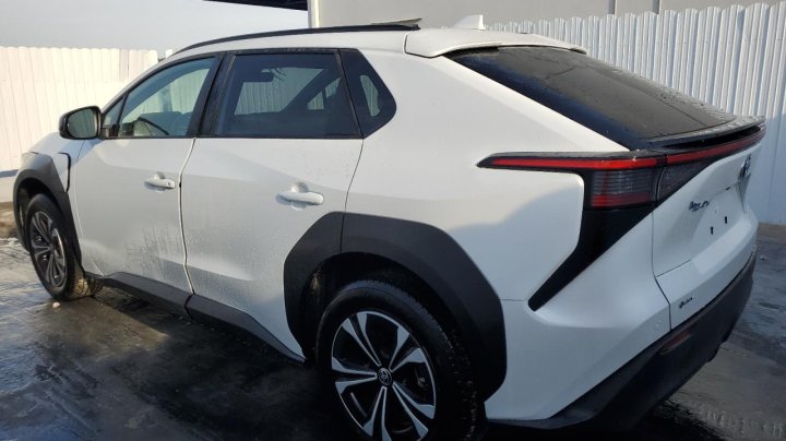 Toyota BZ4X XLE 2024