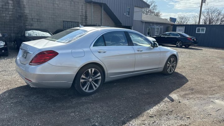 Mercedes-Benz S-Class 550 2015