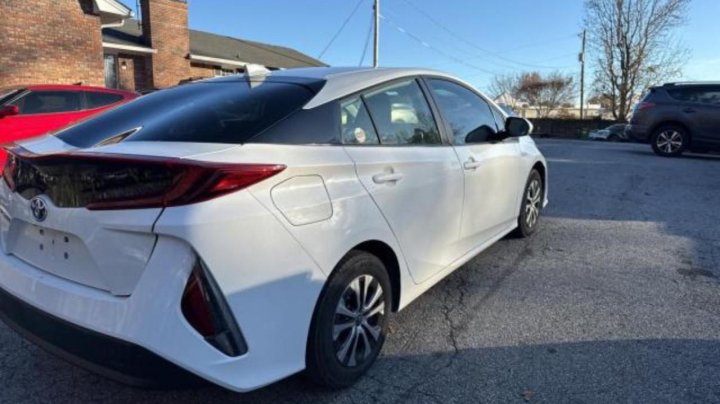 Toyota Prius LE 2022