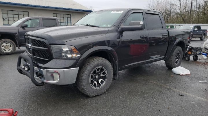 RAM 1500 SLT 2015