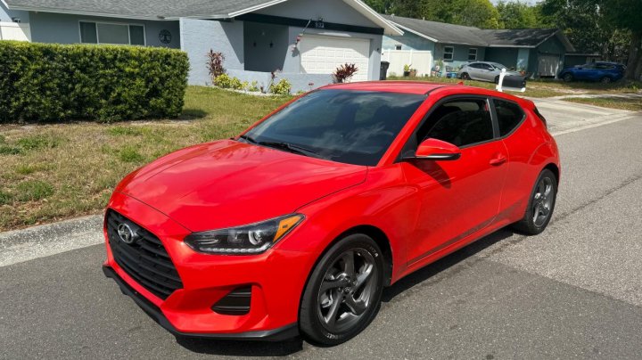 Hyundai VELOSTER BASE 2020