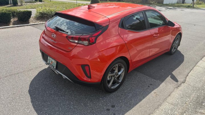 Hyundai VELOSTER BASE 2020