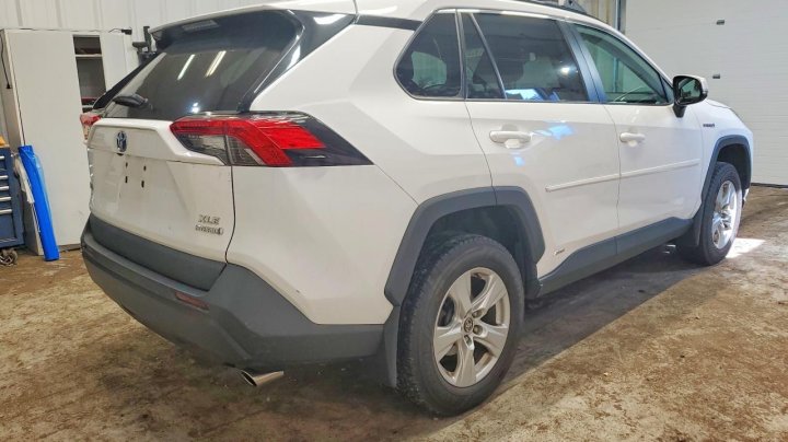 Toyota RAV4  2021