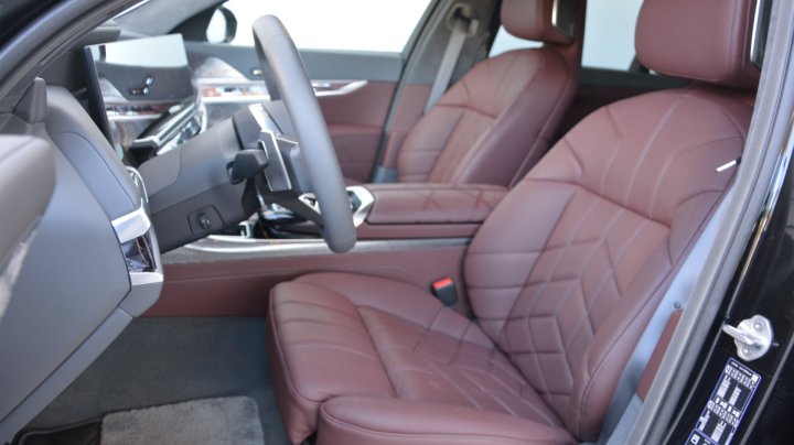 BMW 7 Series 740d xDrive 2025