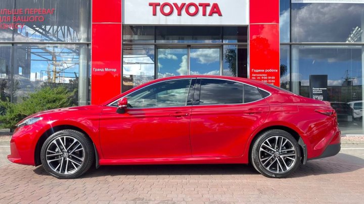 Toyota Camry Premium 2024