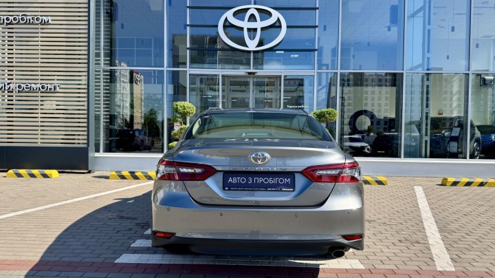 Toyota Camry Premium 2021