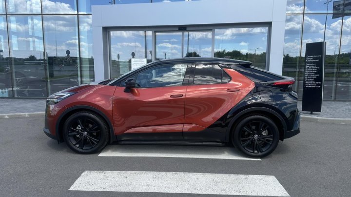 Toyota C-HR Luxury 2025