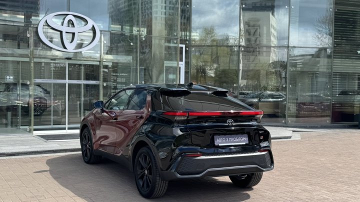 Toyota C-HR Premium 2025