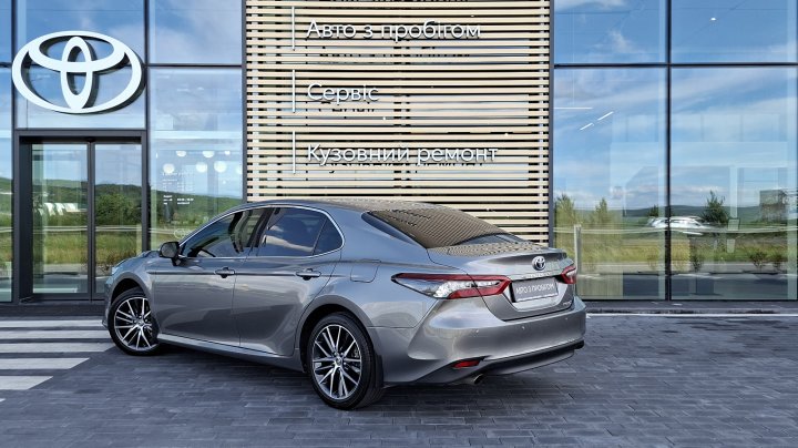Toyota Camry Prestige 2023