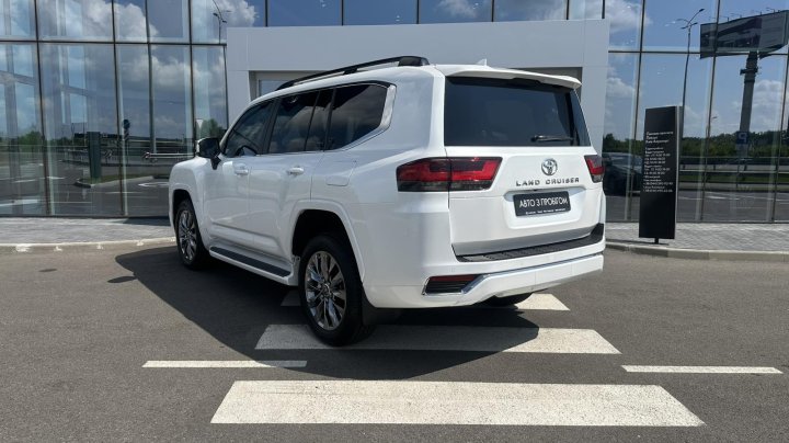 Toyota Land Cruiser Premium 2023