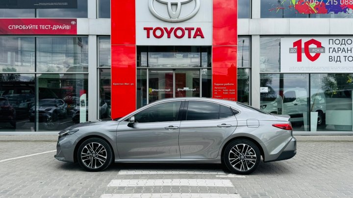 Toyota Camry Premium 2024