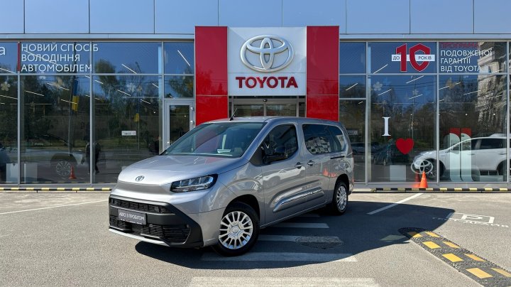 Toyota Proace City Verso Shuttle 2024