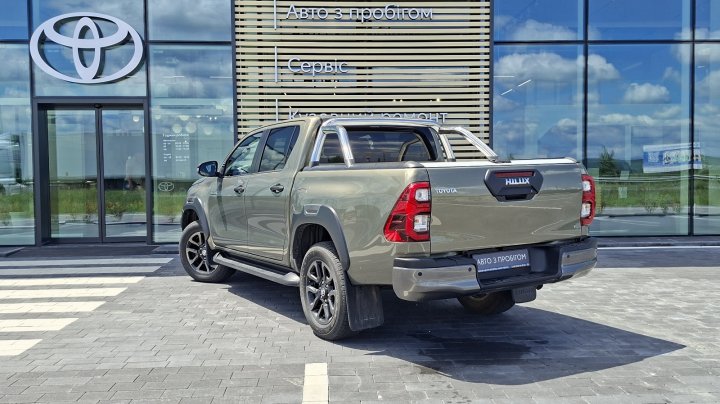 Toyota Hilux Legend 2023