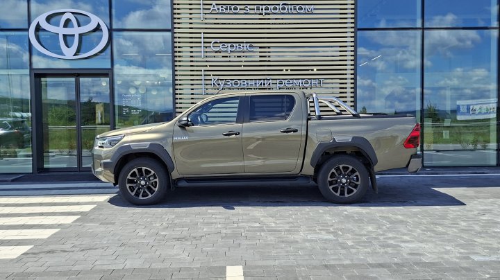 Toyota Hilux Legend 2023