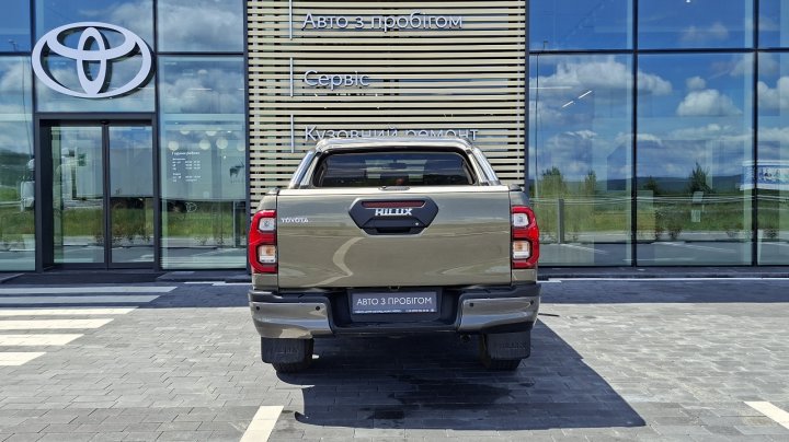 Toyota Hilux Legend 2023