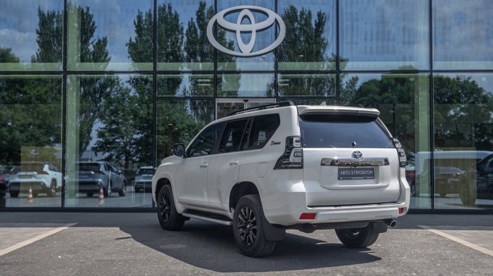 Toyota Land Cruiser Prado Prestige 2022