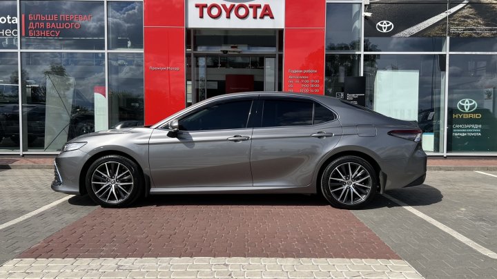 Toyota Camry Premium 2024