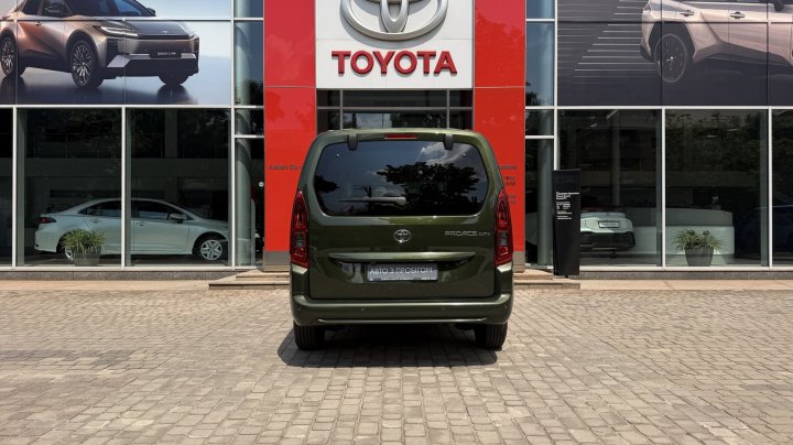 Toyota Proace City Verso Comfort 2024