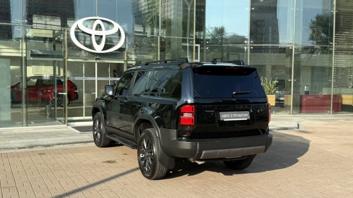 Toyota Land Cruiser Prado Premium 2025