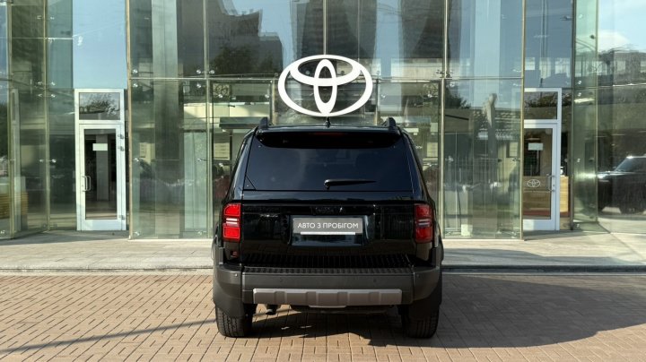 Toyota Land Cruiser Prado Premium 2025