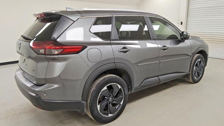 Nissan ROGUE  2024