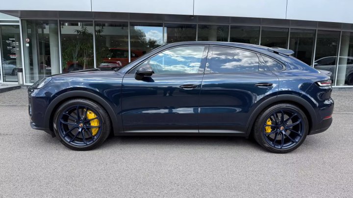 2025 Porsche Cayenne Turbo GT 0