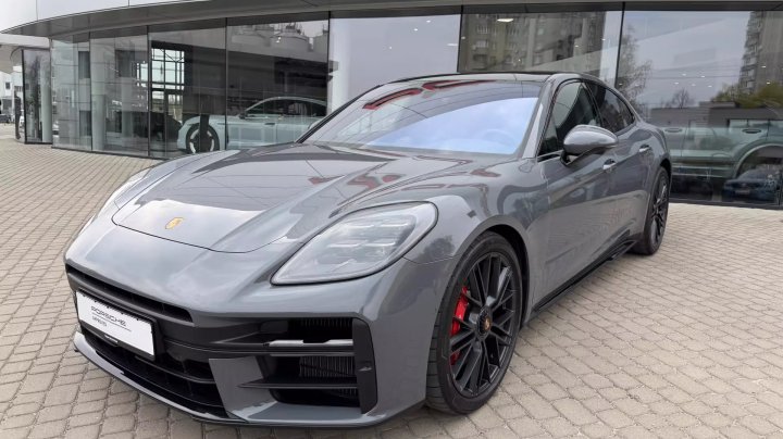 2026 Porsche Panamera GTS 0