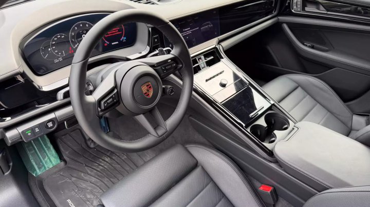 2026 Porsche Panamera GTS 0