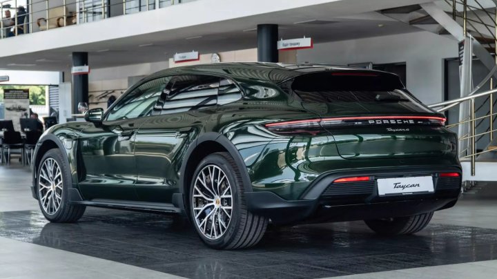 2025 Porsche Taycan 4 Cross Turismo 0