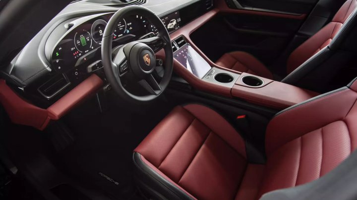 2025 Porsche Taycan 4 Cross Turismo 0