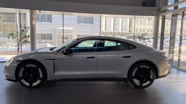 2026 Porsche Taycan 4 Black Edition 0