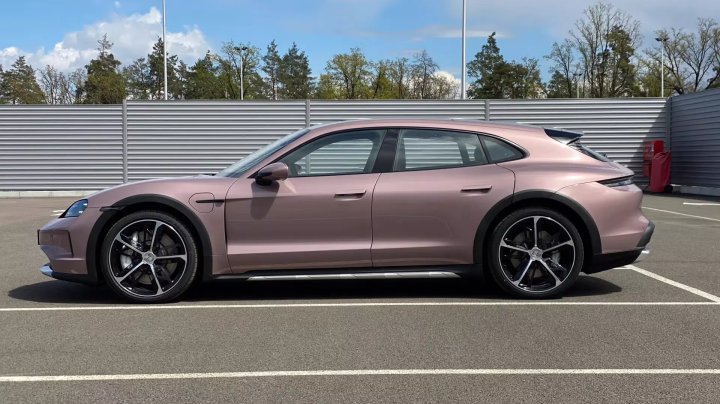 2025 Porsche Taycan 4 Cross Turismo 0
