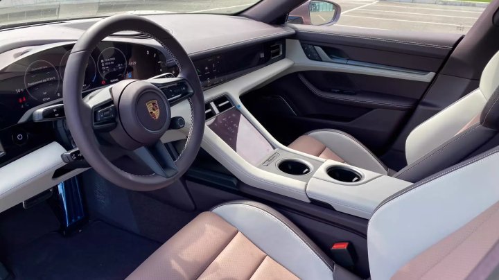 2025 Porsche Taycan 4 Cross Turismo 0